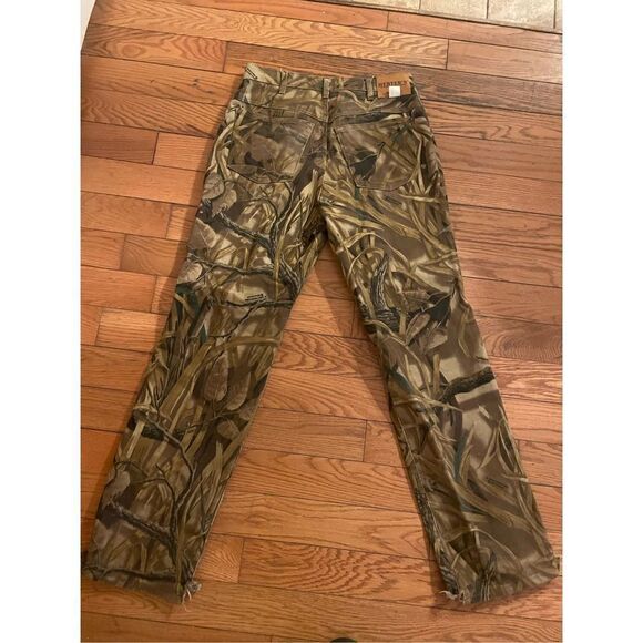 Herter’s Camouflage Pants (34x32) - Picture 2 of 4